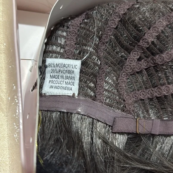 Paula Young Wig New in Box Color 44, Size A Heart of Gold